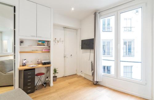 Vivienne Apartment | Pet-Friendly Apartments in France for Family Getaways