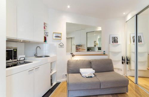 Vivienne Apartment | Pet-Friendly Apartments in France for Family Getaways