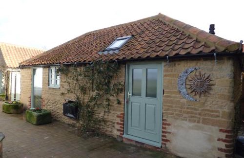 Glentham Apartment | Cozy Studio Cottage: 9.3 Rated, Pet-Friendly Retreat