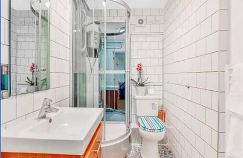 Bunhill Apartment | Pet-Friendly Studio Flat for Your Central London Escape