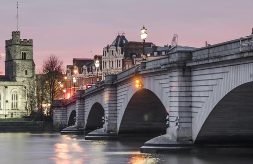 East Putney Apartment | Charming Studio Flat in Prime Location, Rated 9.1/10!