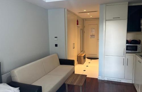 Taksim Apartment | Cozy Studio Flat Near Taksim with Private Pool & Breakfast