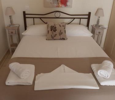 Sitia Apartment | Cozy Studio: Guest Rated 9.4/10 for Your Perfect Stay