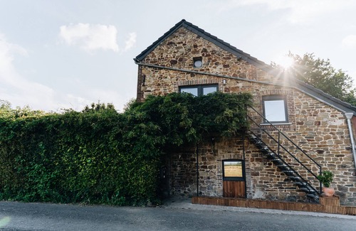 Haut-Bois Apartment | Idyllic Studio Retreat in Lush Countryside with Breakfast
