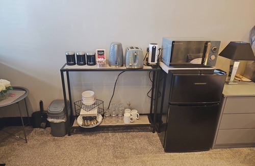 Dudley Apartment | Cosy Studio in Dudley City Center