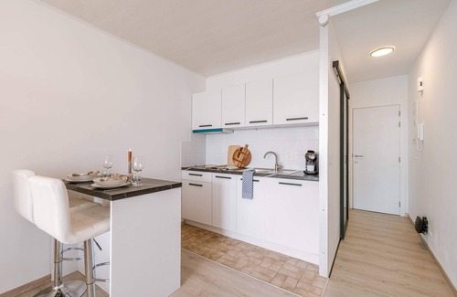 Raversijde Apartment | Cozy Studio with Ocean View Steps from the Beach