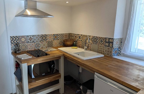 Arles-sur-Tech Apartment | Cosy studio nestled in the forest with wood-fired hot tub