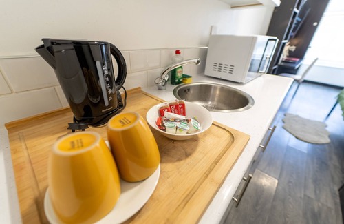 Selly Oak Apartment | Cozy Studio Near UOB - 10 Minutes from the City!