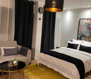 16th Arrondissement Apartment | Charming Studio in Paris 16 - Victor Hugo, Rated 9.5/10