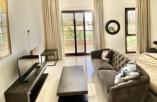 Taqah Apartment | Cozy Studio with Lagoon View at Hawana Resort