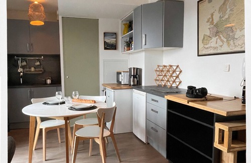 Tours Apartment | Charming Studio with Panoramic Terrace & Pet-Friendly Amenities