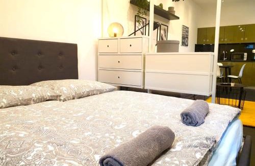 Altona-Nord Apartment | Comfortable Studio with Private Parking for Families