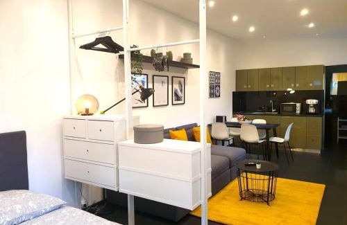 Altona-Nord Apartment | Comfortable Studio with Private Parking for Families