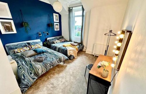 Dumbarton Apartment | Chic and Family-Friendly Dumbarton Flat with Great Reviews