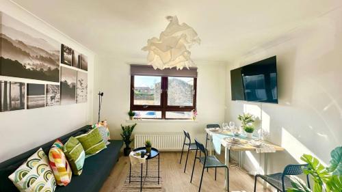 Clydebank Apartment | Cosy stylish Duntocher flat near Glasgow
