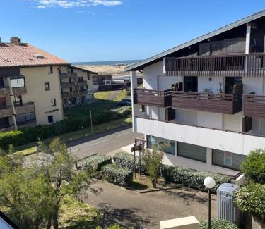 Le Penon Apartment | Cozy Surf Retreat with Ocean Views in Seignosse Le Penon