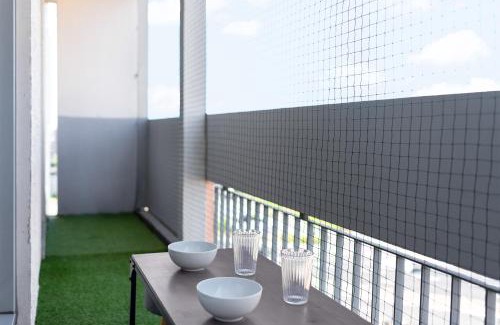 Papus Apartment | Inviting T2 with Private Terrace and Parking for Families