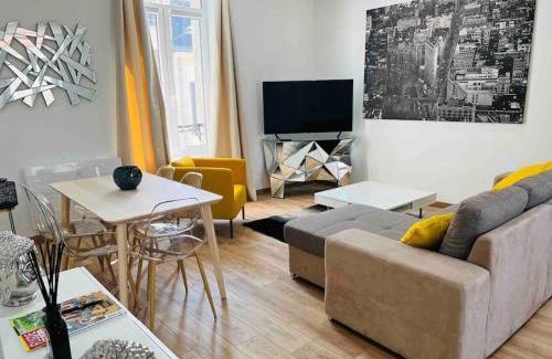Reims City Centre Apartment | Charming Cosy T3 in Reims - Perfect for Family Getaways