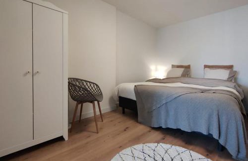 Lisse City Center Apartment | Charming Tiny House Near the Beach, Pet & Child Friendly