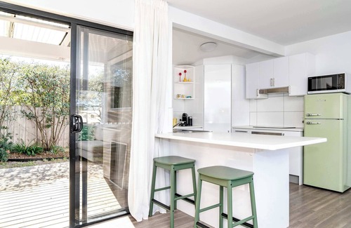 Torquay House | Cosy Torquay Beach Shack, Minutes walk to the beach!