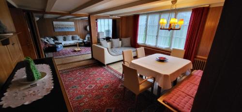 Wengen Apartment | Inviting Traditional Swiss Chalet with Family-Friendly Amenities