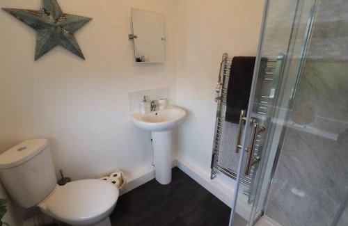 Harborne Apartment | Inviting Two-Bedroom Apartment with Child-Friendly Amenities