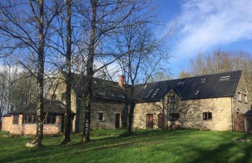 Tuamgraney House | Inviting Two Bedroom Lodge by Raheen Woods - Pet Friendly