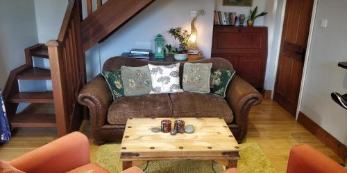 Tuamgraney House | Inviting Two Bedroom Lodge by Raheen Woods - Pet Friendly