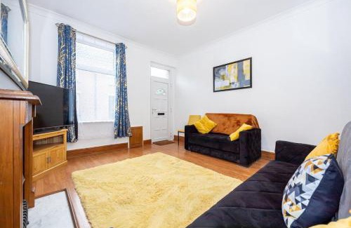 Blackburn House | Cozy Two-Bedroom Terrace in Blackburn - Great Guest Reviews!