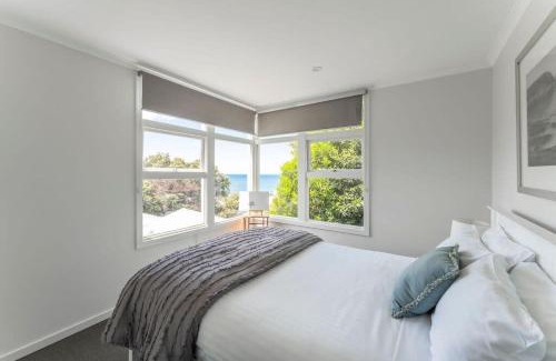 Montello Apartment | Inviting Sea View Unit - Ideal for Families and Relaxation