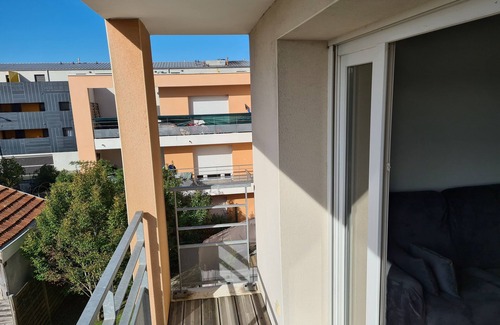 Villenave-d'Ornon Apartment | Stylish Upmarket Apartment with Family-Friendly Amenities