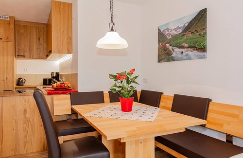 Lofer Apartment | Cozy Getaway Near Ski Lift with Essential Amenities