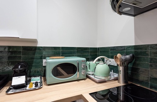 6th Arrondissement Apartment | Charming Vendôme: Steps from Parc de la Tête d'Or