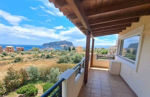 Monemvasia Villa | Cozy Villa Near Monemvasia Castle for Family Getaways