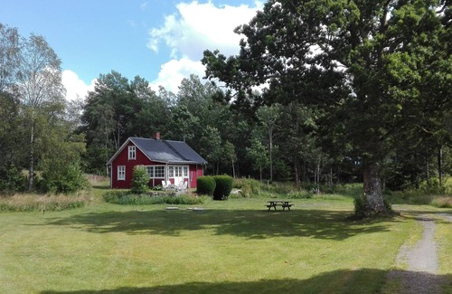 Broaryd Cottage | Inviting Cottage with Ocean View and Guest Rated 9.8