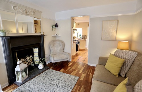 Crickhowell Cottage | Welsh Cottage Getaway - Steps from the Town Centre