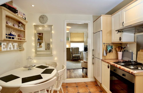 Crickhowell Cottage | Welsh Cottage Getaway - Steps from the Town Centre