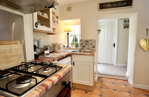 Crickhowell Cottage | Welsh Cottage Getaway - Steps from the Town Centre