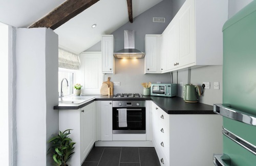 Kenfig Hill Cottage | Idyllic Welsh Cottage with Scenic Countryside Views