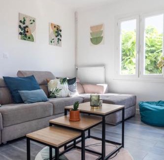 Perols Apartment | Family-Friendly Escape with Pool & WiFi, Steps from Beach