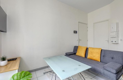 Argenteuil Apartment | Cozy Retreat Near Paris with Excellent Guest Rating 8.7