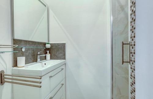 Argenteuil Apartment | Cozy Retreat Near Paris with Excellent Guest Rating 8.7