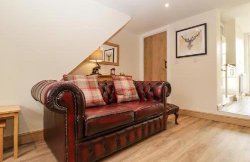 Winterborne Kingston House | Cozy Cosynook Cottage: A Pet-Friendly Retreat Awaiting You