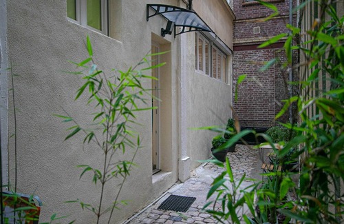 Gare-Jouvenet Apartment | Relaxing Cosyrouen Bali Spa with Hot Tub in City Center