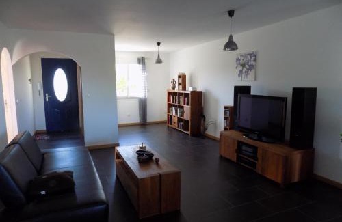 Alignan-du-Vent House | Poolside Villa with Ocean Views and Family-Friendly Perks