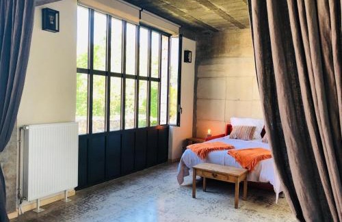 Orcines Apartment | Inviting Coté Tiretaine: Family-Friendly with Restaurant