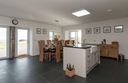 Castle Douglas House | Cot Cottage - Panoramic Views & Hot Tub!