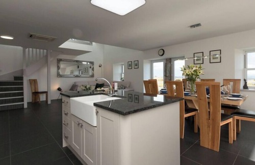 Castle Douglas House | Cot Cottage - Panoramic Views & Hot Tub!
