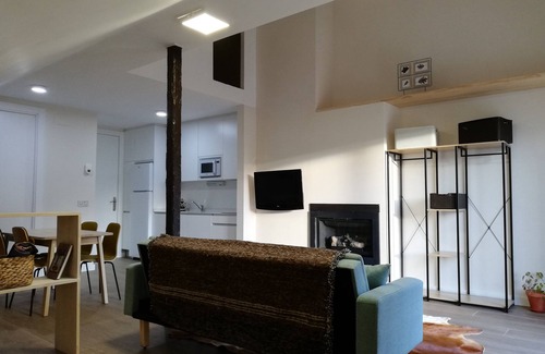 Gavin House | Experience the Comfort of Cotefablo House in Gavín