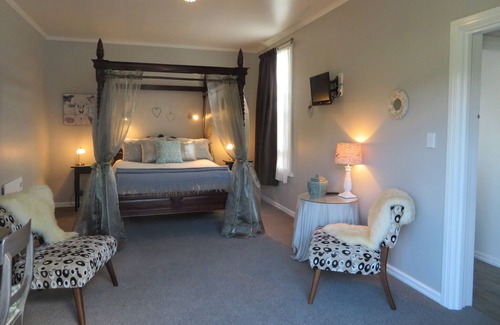 Totara Bed & Breakfast | Cotswold Cottage